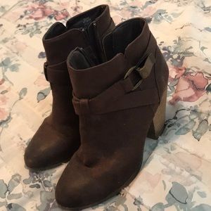 Dark brown Fransesca Booties with heels!